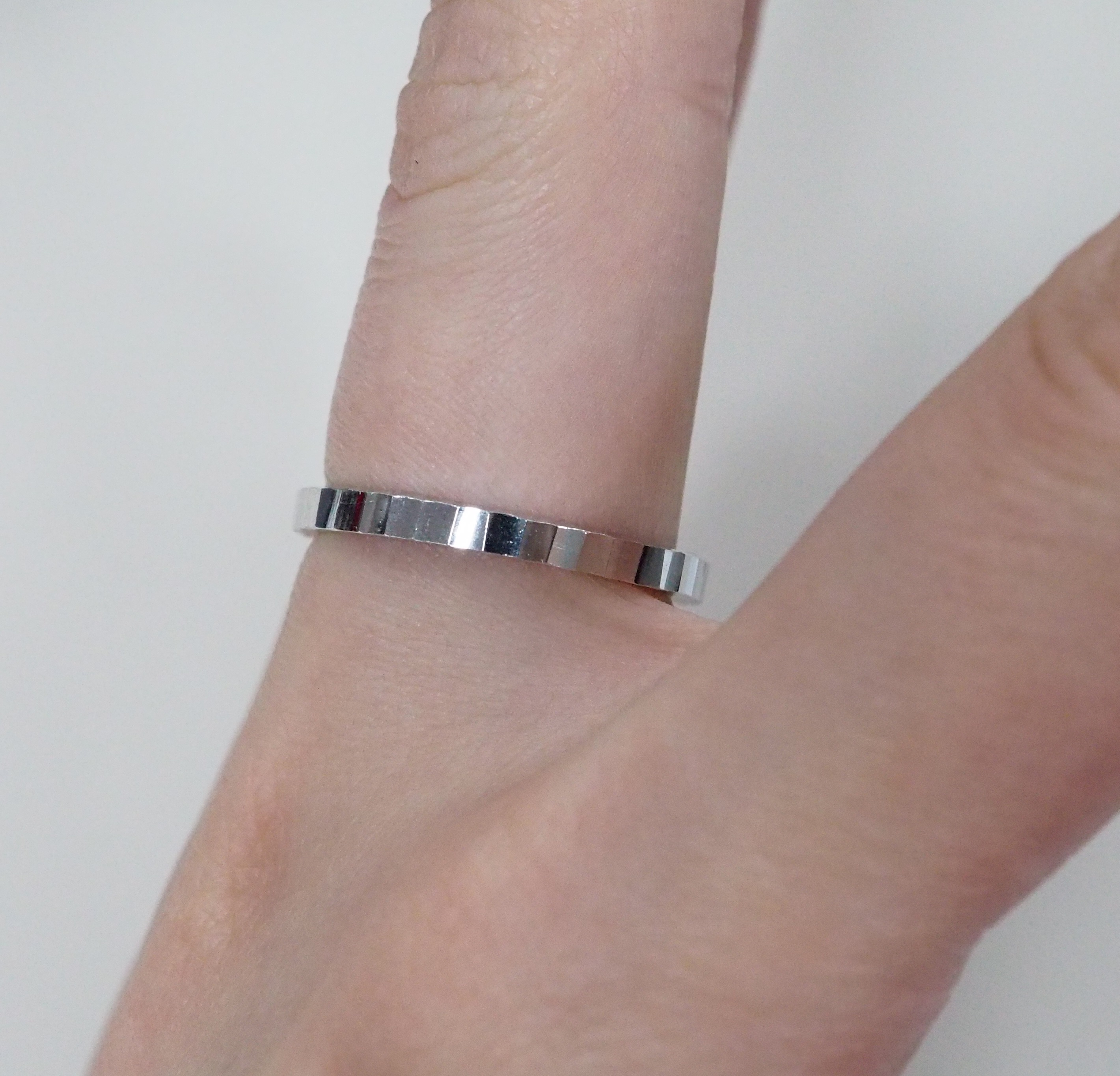 Серебряное кольцо 925 пробы;